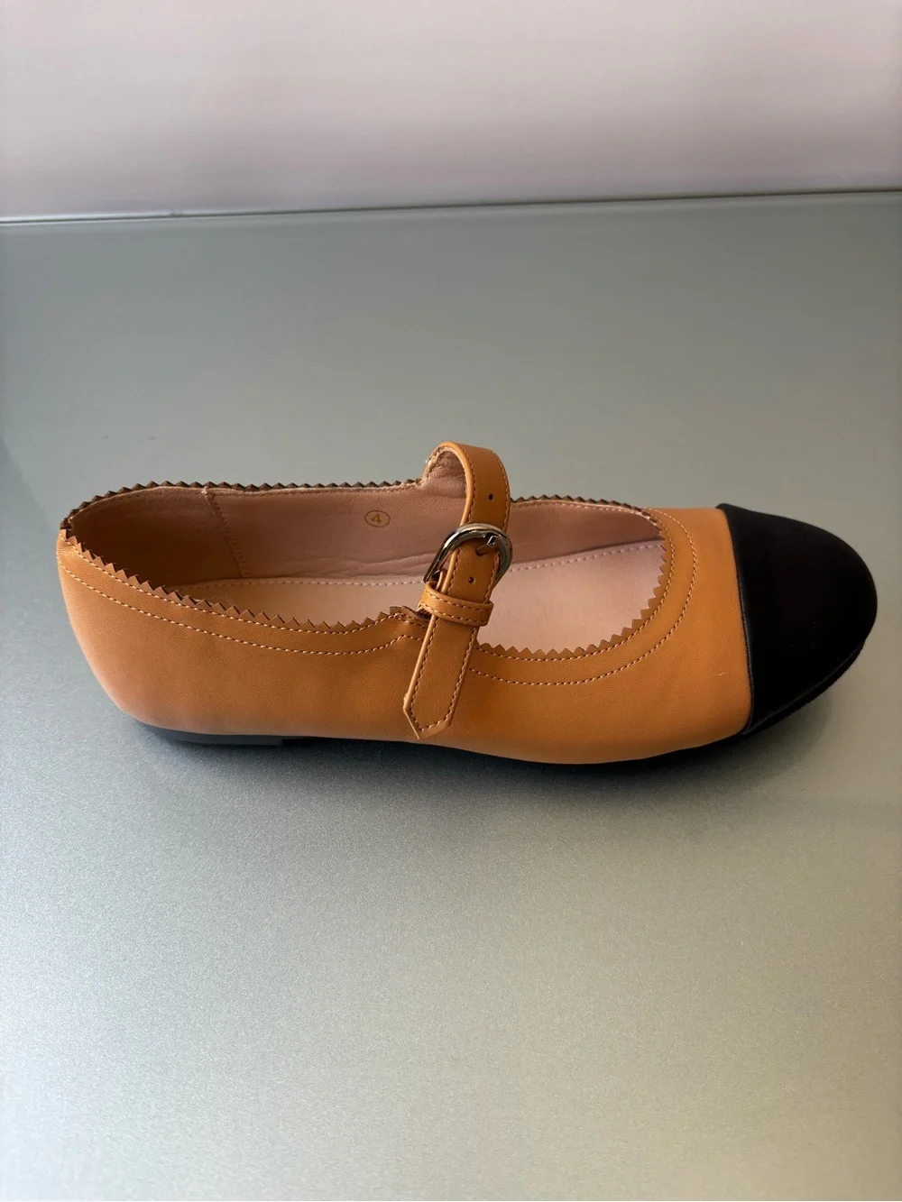 Coutgo Girls Two-Tone Mary Jane Flats in Tan and Black